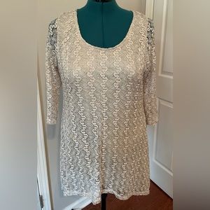 Women’s L Lace Top Sparkling Off White/Tan and Metallic Long Sides 3/4 Sleeves